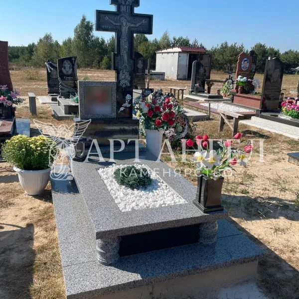 Одинарний пам'ятник 31