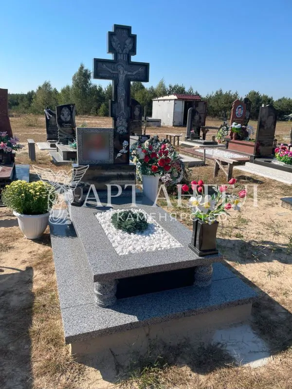 Одинарний пам'ятник 31