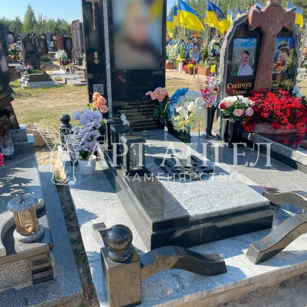 Військовий пам'ятник 36