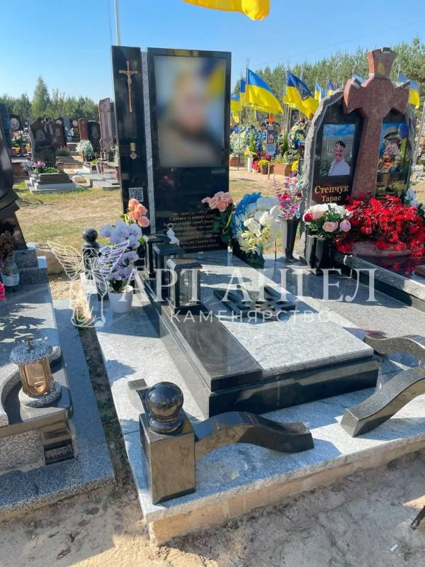 Військовий пам'ятник 36