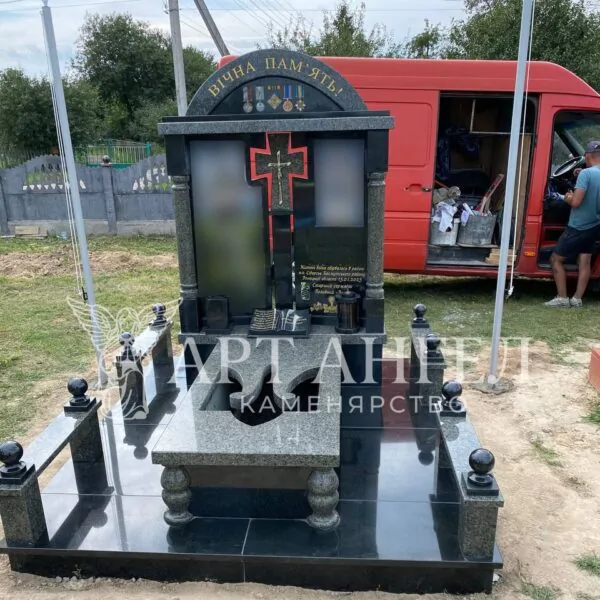 Військовий пам'ятник 4