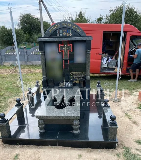 Військовий пам'ятник 4