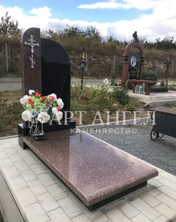Одинарний пам'ятник 11