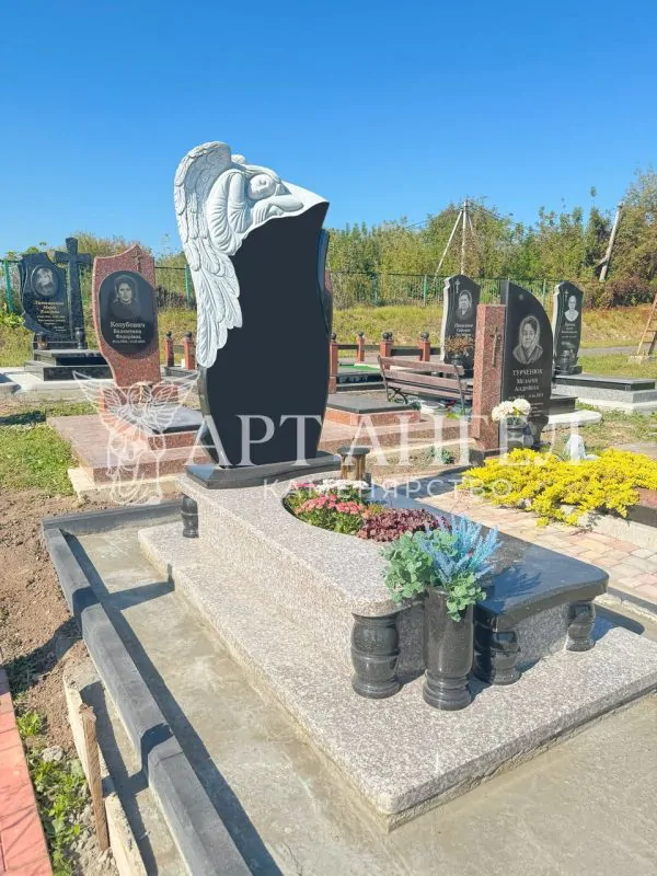Одинарний пам'ятник 39