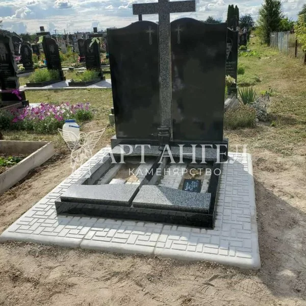 Подвійний пам'ятник 4
