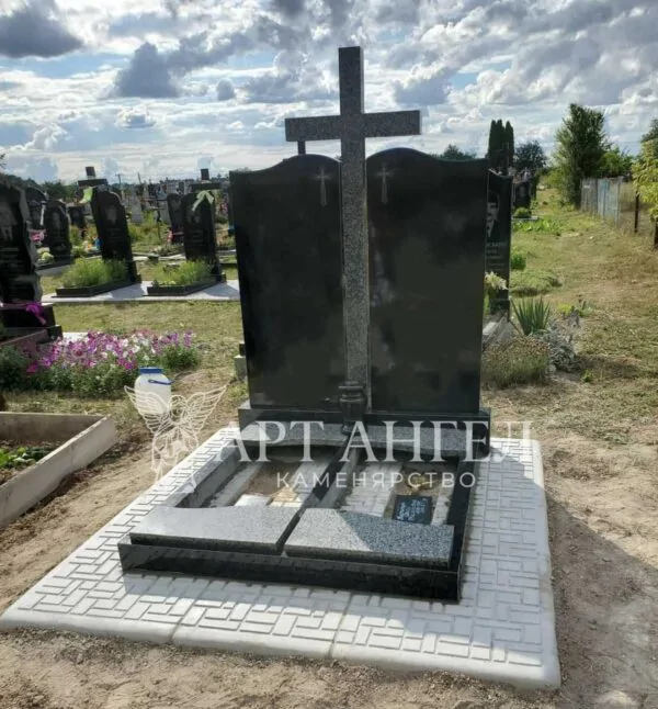 Подвійний пам'ятник 4