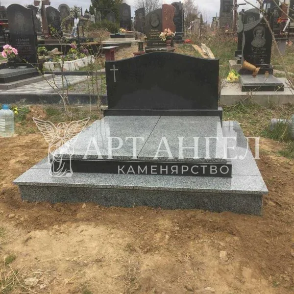 Подвійний пам'ятник 1