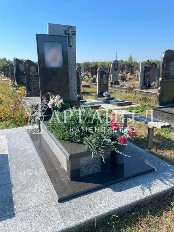 Одинарний пам'ятник 23