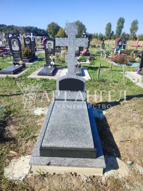 Одинарний пам'ятник 7