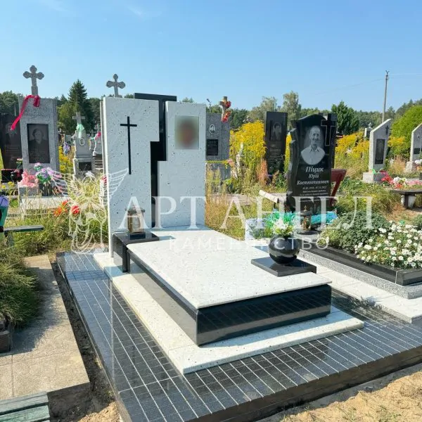 Одинарний пам'ятник 38
