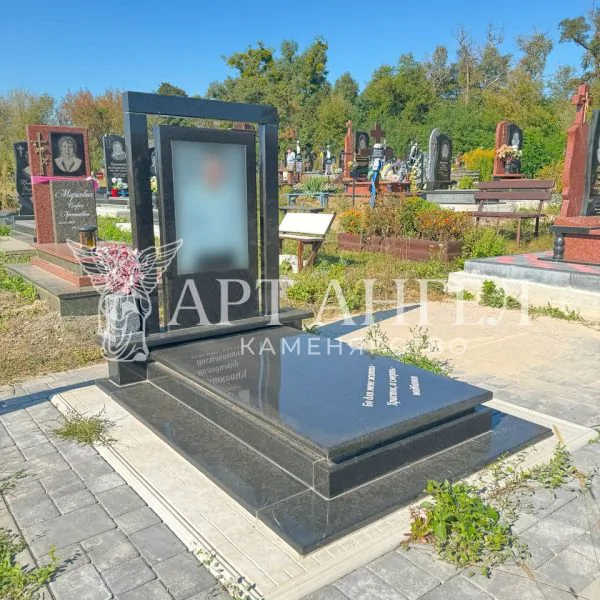 Одинарний пам'ятник 36