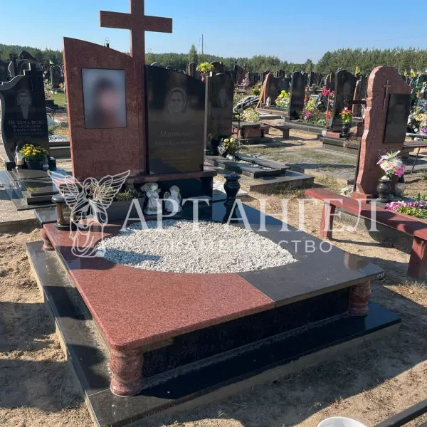 Подвійний пам'ятник 11