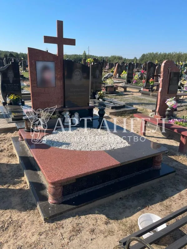 Подвійний пам'ятник 11