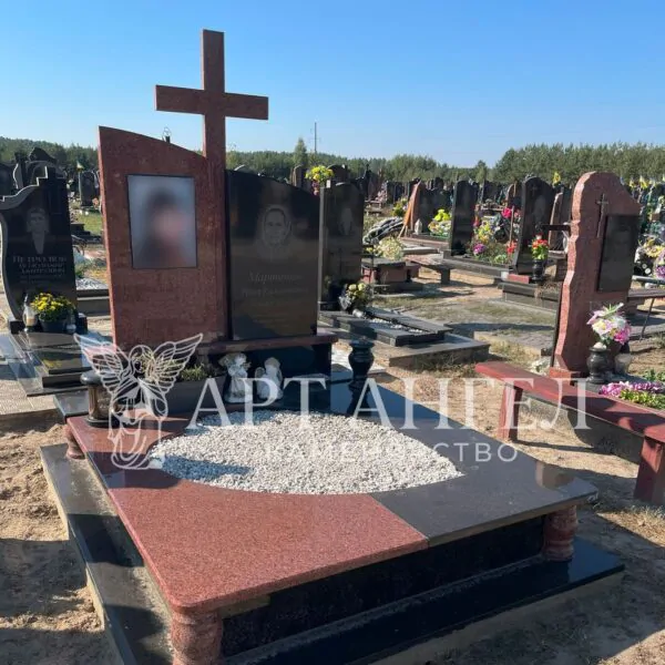 Подвійний пам'ятник 11