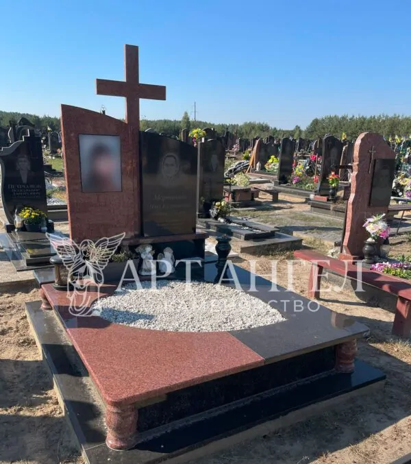 Подвійний пам'ятник 11