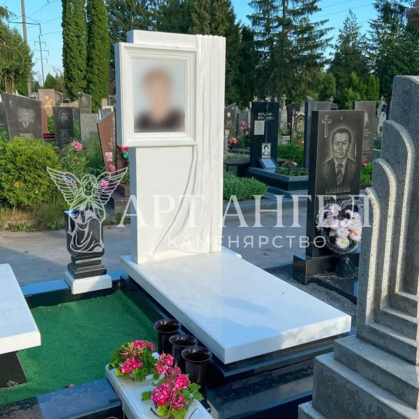 Одинарний пам'ятник 34