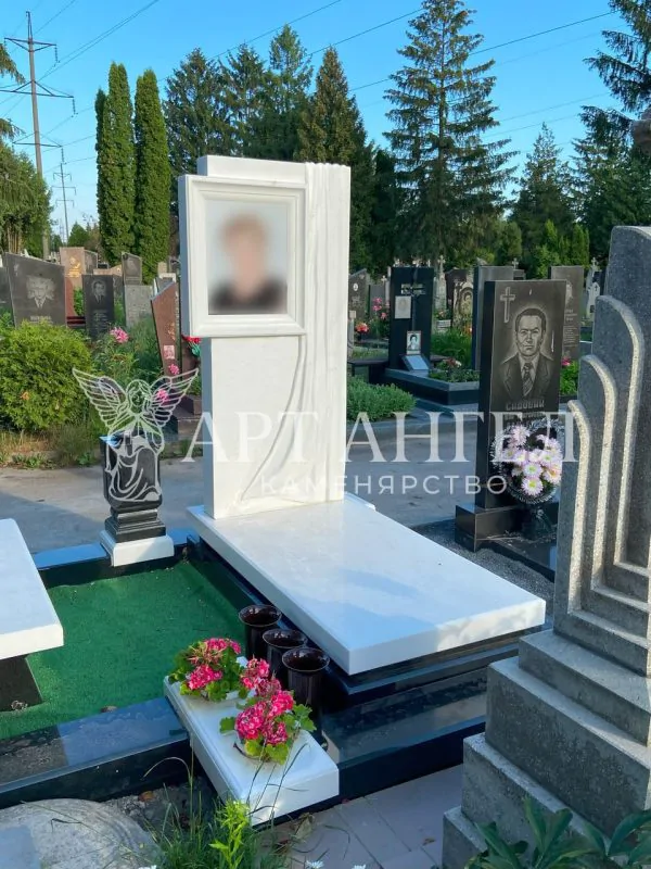 Одинарний пам'ятник 34