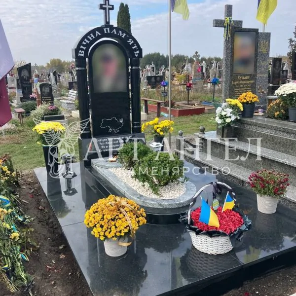 Військовий пам'ятник 3