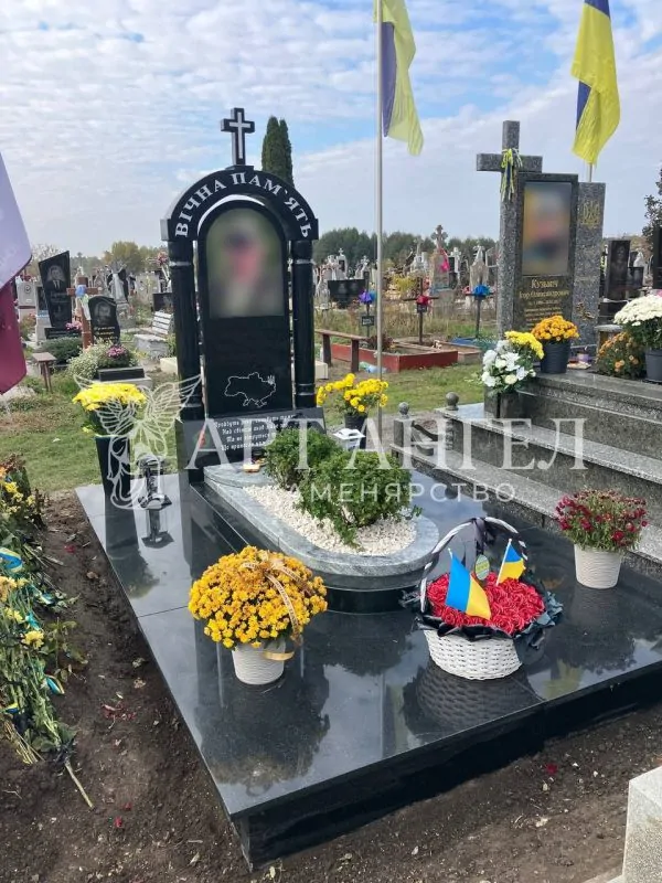 Військовий пам'ятник 3