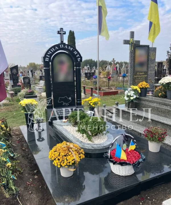 Військовий пам'ятник 3