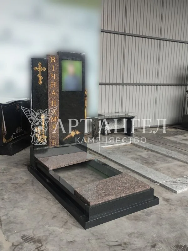 Одинарний пам'ятник 12