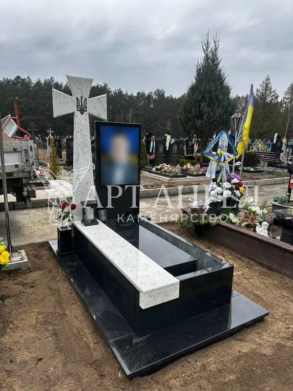 Військовий пам'ятник 5