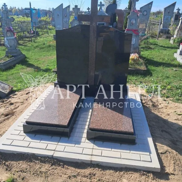 Подвійний пам'ятник 6