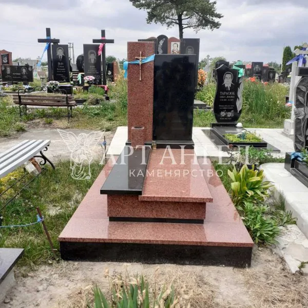 Одинарний пам'ятник 21