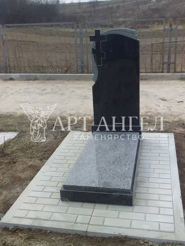 Одинарний пам'ятник 3
