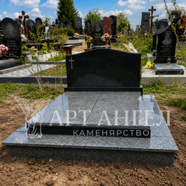 Подвійний пам'ятник 1
