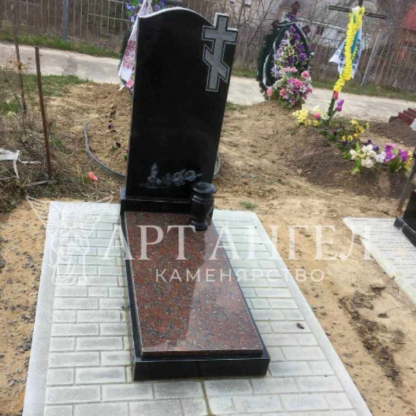 Одинарний пам'ятник 2