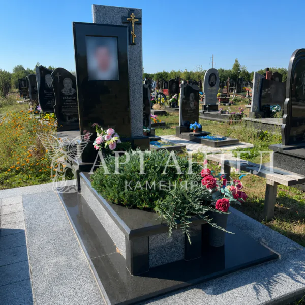 Одинарний пам'ятник 23